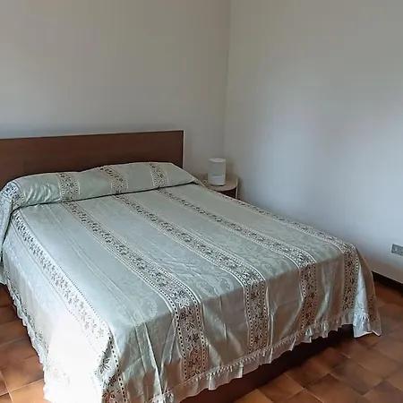 Con Giardino E Garage Privati, Accesso Diretto Al Garage