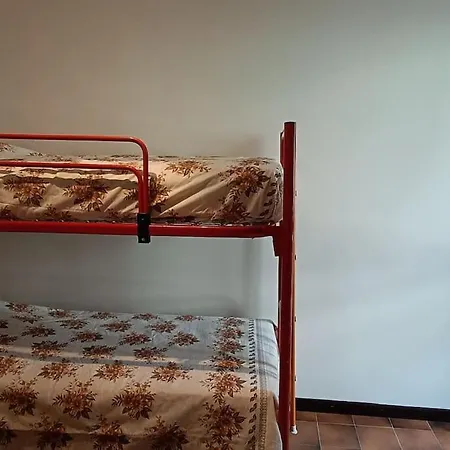 Con Giardino E Garage Privati, Accesso Diretto Al Garage Apartman *