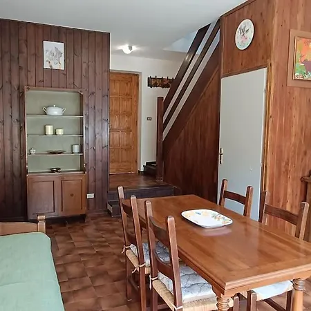 Con Giardino E Garage Privati, Accesso Diretto Al Garage Bardonecchia