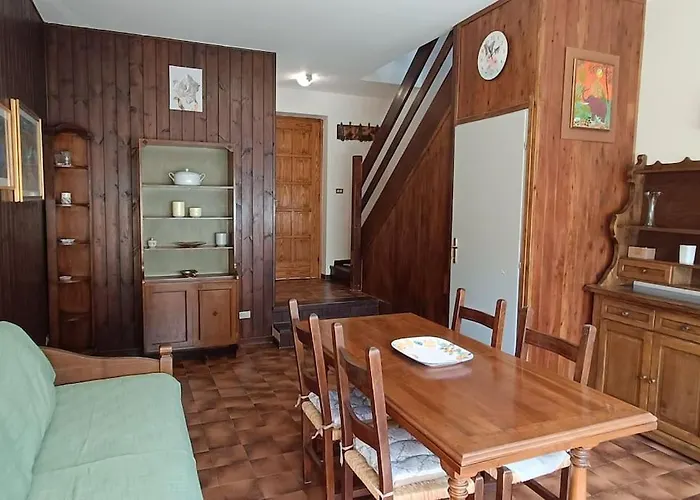 Con Giardino E Garage Privati, Accesso Diretto Al Garage 巴多尼奇亚